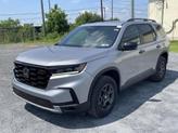Thumbnail of 2025 Lunar Silver Metallic Honda Pilot