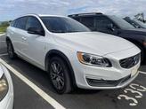 Photo of 2018 Crystal White Pearl Metallic Volvo V60 Cross Country