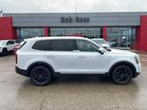 Photo of 2022 Glacial White Pearl Kia Telluride