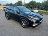 Thumbnail of 2021 Midnight Black Metallic Toyota Highlander