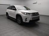 Thumbnail of 2019 Blizzard Pearl Toyota Highlander