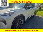 Thumbnail of 2024 Everest White Pearl/Super Black Nissan Rogue