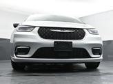 Thumbnail of 2023 Silver Mist Clearcoat Chrysler Pacifica