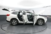 Thumbnail of 2019 Crystal White Pearl Subaru Ascent