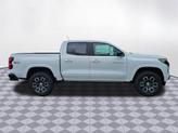 Thumbnail of 2025 Summit White Chevrolet Colorado