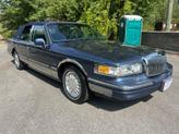 Thumbnail of 1996 Blue Lincoln Town Car