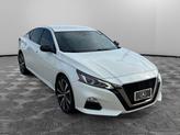 Photo of 2022 Pearl White Tricoat Nissan Altima