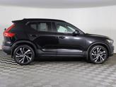 Thumbnail of 2020 Onyx Black Metallic Volvo XC40