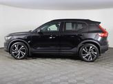 Thumbnail of 2020 Onyx Black Metallic Volvo XC40