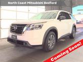 Photo of 2024 Glacier White Nissan Pathfinder