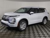 Thumbnail of 2025 White Diamond Mitsubishi Outlander