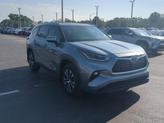 Thumbnail of 2021 Moon Dust Toyota Highlander