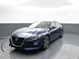 Photo of 2019 Deep Blue Pearl Nissan Altima