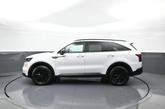 Thumbnail of 2021 Glacial White Pearl Kia Sorento