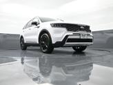 Thumbnail of 2021 Glacial White Pearl Kia Sorento