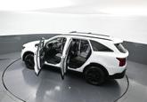 Thumbnail of 2021 Glacial White Pearl Kia Sorento
