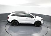 Thumbnail of 2021 Glacial White Pearl Kia Sorento