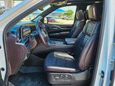 Thumbnail of 2022 Crystal White Tricoat Cadillac Escalade