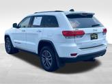 Thumbnail of 2017 Bright White Clearcoat Jeep Grand Cherokee
