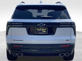 Thumbnail of 2026 Polar White Tricoat Chevrolet Traverse