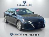 Photo of 2024 Super Black Clearcoat Nissan Altima