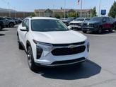 Thumbnail of 2025 Summit White Chevrolet Trax