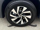 Thumbnail of 2025 Pyrite Silver Metallic Volkswagen Tiguan