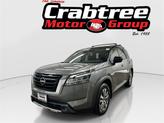 Photo of 2022 Gray 2 Tone Nissan Pathfinder