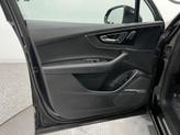 Thumbnail of 2018 Orca Black Metallic Audi Q7