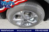 Thumbnail of 2025 Agate Black Metallic Ford Escape