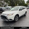 Photo of 2020 Pearl White Mitsubishi Outlander