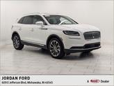 Photo of 2023 White Lincoln Nautilus