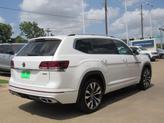 Thumbnail of 2022 Oryx White Pearl Volkswagen Atlas