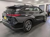 Thumbnail of 2022 Midnight Black Metallic Toyota Highlander