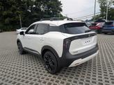 Thumbnail of 2025 Aspen White Tricoat Nissan Kicks