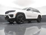 Thumbnail of 2023 Bright White Clearcoat Jeep Grand Cherokee