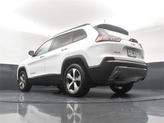 Thumbnail of 2022 Bright White Clearcoat Jeep Cherokee