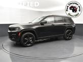 Thumbnail of 2023 Diamond Black Crystal Pearlcoat Jeep Grand Cherokee