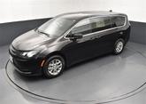 Thumbnail of 2025 Diamond Black Crystal Pearlcoat Chrysler Voyager