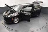 Thumbnail of 2025 Diamond Black Crystal Pearlcoat Chrysler Voyager