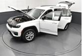 Thumbnail of 2022 Bright White Clearcoat Jeep Grand Cherokee