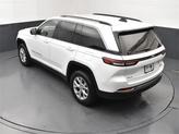Thumbnail of 2022 Bright White Clearcoat Jeep Grand Cherokee