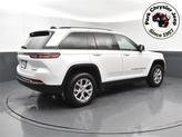 Thumbnail of 2022 Bright White Clearcoat Jeep Grand Cherokee