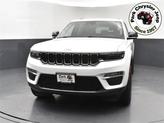 Thumbnail of 2022 Bright White Clearcoat Jeep Grand Cherokee