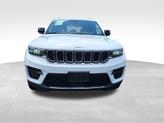 Thumbnail of 2023 Bright White Clearcoat Jeep Grand Cherokee
