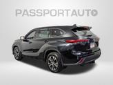 Thumbnail of 2022 Midnight Black Metallic Toyota Highlander
