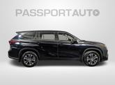 Thumbnail of 2022 Midnight Black Metallic Toyota Highlander