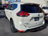Thumbnail of 2018 White Nissan Rogue