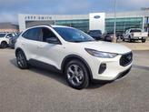 Photo of 2025 Star White Metallic Tri-Coat Ford Escape