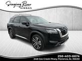 Photo of 2025 Super Black Nissan Pathfinder